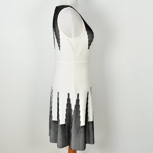 Calvin Klein Fit and Flare Knit Dress NEW - L - Picture 6 of 9